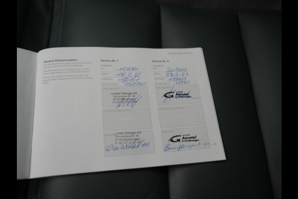 Volvo XC60 T6 AWD R-Design PHEV 350pk Dealer O.H. | Panodak | Adaptive Cruise | Camera | Lederen Sportstoelen Memory & Verwarmd | Harman / Kardon | Stuur Verwarmd | 21"L.M | Apple Carplay | Keyless | Blis | Navigatie | DAB | Plug In Hybrid