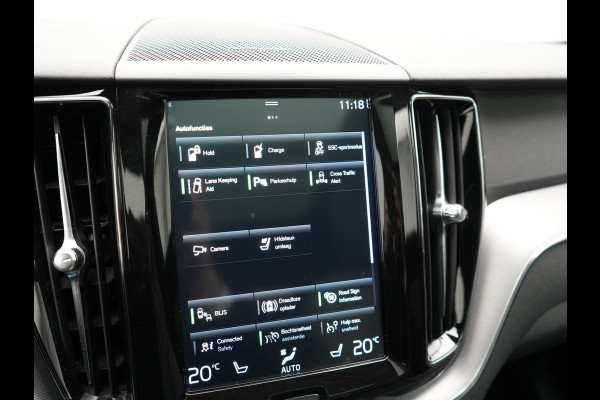 Volvo XC60 T6 AWD R-Design PHEV 350pk Dealer O.H. | Panodak | Adaptive Cruise | Camera | Lederen Sportstoelen Memory & Verwarmd | Harman / Kardon | Stuur Verwarmd | 21"L.M | Apple Carplay | Keyless | Blis | Navigatie | DAB | Plug In Hybrid