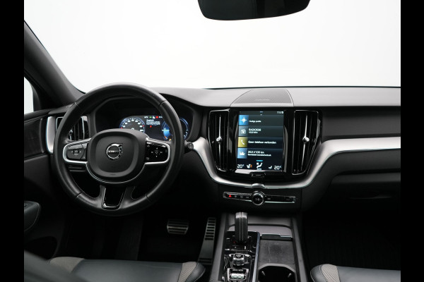 Volvo XC60 T6 AWD R-Design PHEV 350pk Dealer O.H. | Panodak | Adaptive Cruise | Camera | Lederen Sportstoelen Memory & Verwarmd | Harman / Kardon | Stuur Verwarmd | 21"L.M | Apple Carplay | Keyless | Blis | Navigatie | DAB | Plug In Hybrid
