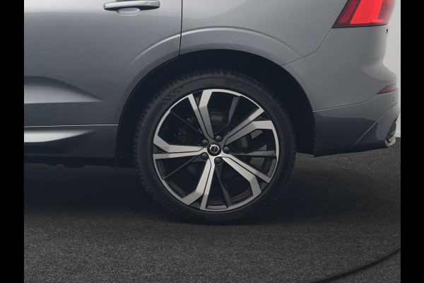 Volvo XC60 T6 AWD R-Design PHEV 350pk Dealer O.H. | Panodak | Adaptive Cruise | Camera | Lederen Sportstoelen Memory & Verwarmd | Harman / Kardon | Stuur Verwarmd | 21"L.M | Apple Carplay | Keyless | Blis | Navigatie | DAB | Plug In Hybrid