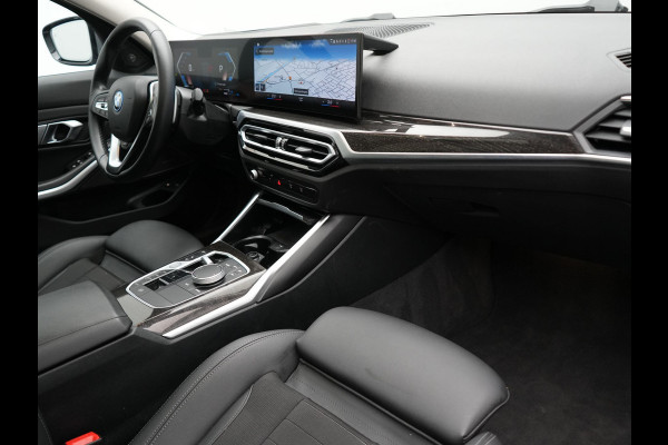 BMW 3 Serie Touring 320e Sportline FACELIFT PHEV Dealer O.H | Panodak | Widescreen Navi | Harman Kardon | Camera | Keyless | Stuurverwarming | Apple Carplay | BLIS | Plug In Hybrid