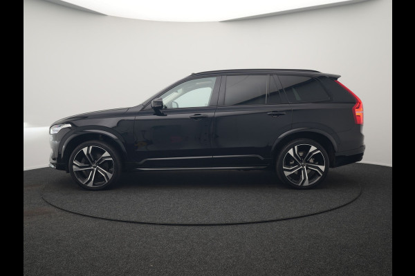 Volvo XC90 T8 Recharge AWD Ultimate Dark PHEV LONG RANGE 455pk 7 Persoons | Trekhaak af Fabriek | Panodak | Adaptive Cruise | 360 Camera | 22"L.M | Head Up | Google Maps | Pilot Assist | Harmand Kardon | Stuurverwarming | Plug In Hybrid