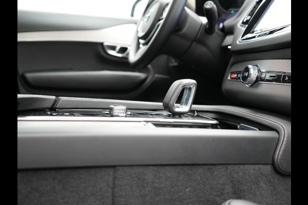 Volvo XC90 T8 Recharge AWD Ultimate Dark PHEV LONG RANGE 455pk 7 Persoons | Trekhaak af Fabriek | Panodak | Adaptive Cruise | 360 Camera | 22"L.M | Head Up | Google Maps | Pilot Assist | Harmand Kardon | Stuurverwarming | Plug In Hybrid