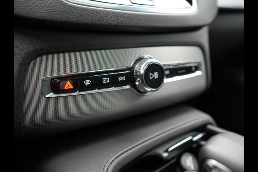 Volvo XC90 T8 Recharge AWD Ultimate Dark PHEV LONG RANGE 455pk 7 Persoons | Trekhaak af Fabriek | Panodak | Adaptive Cruise | 360 Camera | 22"L.M | Head Up | Google Maps | Pilot Assist | Harmand Kardon | Stuurverwarming | Plug In Hybrid