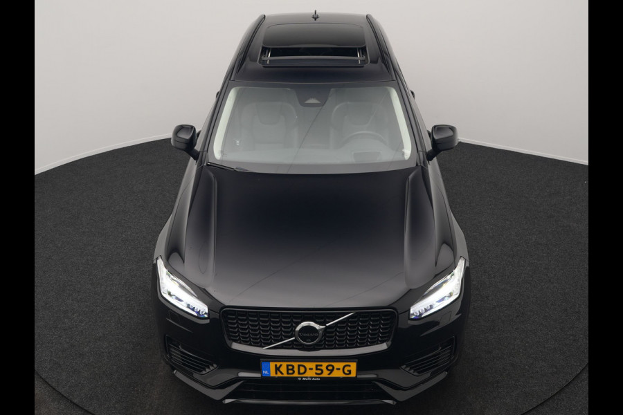 Volvo XC90 T8 Recharge AWD Ultimate Dark PHEV LONG RANGE 455pk 7 Persoons | Trekhaak af Fabriek | Panodak | Adaptive Cruise | 360 Camera | 22"L.M | Head Up | Google Maps | Pilot Assist | Harmand Kardon | Stuurverwarming | Plug In Hybrid