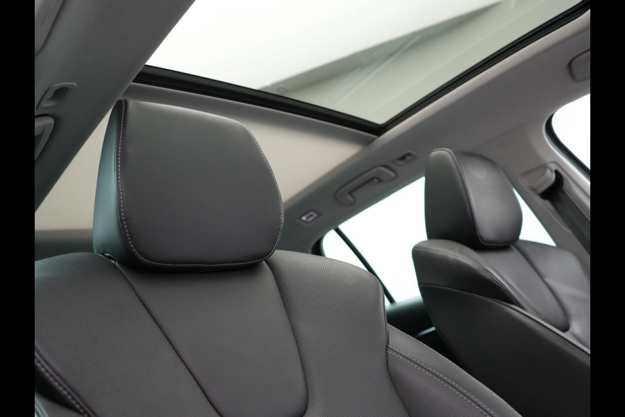 Škoda Octavia Combi 1.4 TSI Sportline Business PHEV 204pk Dealer O.H | Panodak | Adaptive Cruise | Lederen Sportstoelen Massage & Memory | Head Up | Virtual | Camera & Parkassist | 18"L.M | Keyless |  Plug In Hybrid