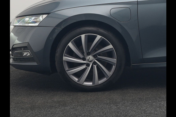 Škoda Octavia Combi 1.4 TSI Sportline Business PHEV 204pk Dealer O.H | Panodak | Adaptive Cruise | Lederen Sportstoelen Massage & Memory | Head Up | Virtual | Camera & Parkassist | 18"L.M | Keyless |  Plug In Hybrid