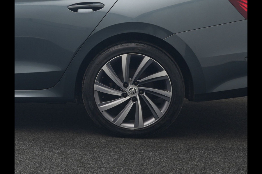 Škoda Octavia Combi 1.4 TSI Sportline Business PHEV 204pk Dealer O.H | Panodak | Adaptive Cruise | Lederen Sportstoelen Massage & Memory | Head Up | Virtual | Camera & Parkassist | 18"L.M | Keyless |  Plug In Hybrid