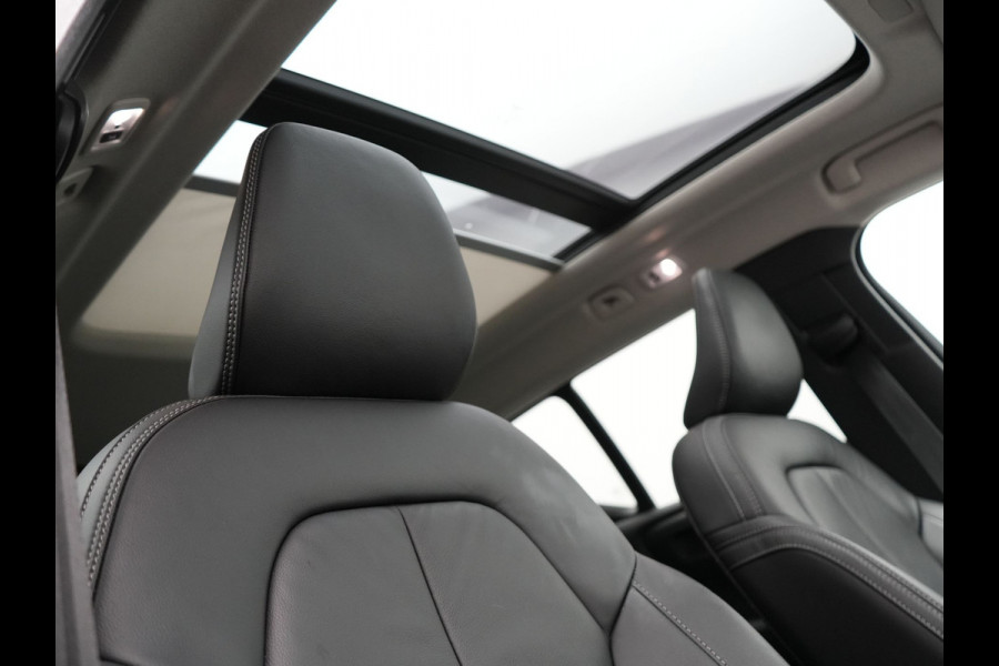 Volvo XC40 T5 Recharge Inscription PHEV 262pk Dealer O.H | Trekhaak af Fabriek | Panodak | Adaptive Cruise | Lederen Sportstoelen Verwarmd | 19"L.M | Camera | Keyless | Apple Carplay | Plug In Hybrid