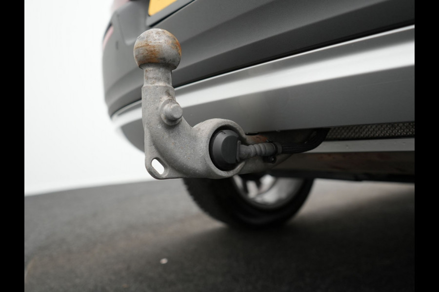 Volvo XC40 T5 Recharge Inscription PHEV 262pk Dealer O.H | Trekhaak af Fabriek | Panodak | Adaptive Cruise | Lederen Sportstoelen Verwarmd | 19"L.M | Camera | Keyless | Apple Carplay | Plug In Hybrid