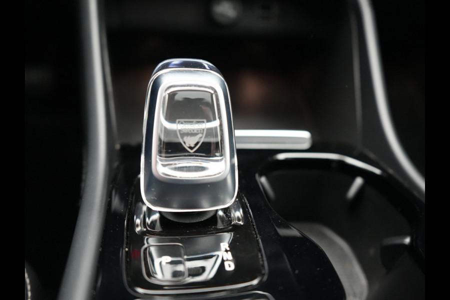 Volvo XC40 T5 Recharge Inscription PHEV 262pk Dealer O.H | Trekhaak af Fabriek | Panodak | Adaptive Cruise | Lederen Sportstoelen Verwarmd | 19"L.M | Camera | Keyless | Apple Carplay | Plug In Hybrid