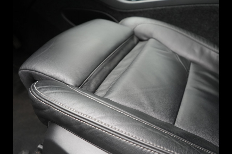 Volvo XC40 T5 Recharge Inscription PHEV 262pk Dealer O.H | Trekhaak af Fabriek | Panodak | Adaptive Cruise | Lederen Sportstoelen Verwarmd | 19"L.M | Camera | Keyless | Apple Carplay | Plug In Hybrid