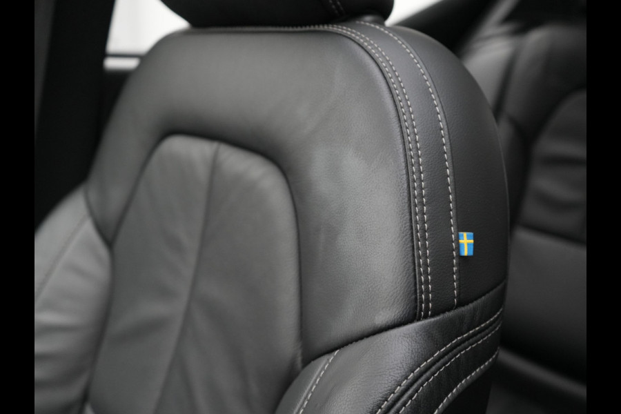 Volvo XC40 T5 Recharge Inscription PHEV 262pk Dealer O.H | Trekhaak af Fabriek | Panodak | Adaptive Cruise | Lederen Sportstoelen Verwarmd | 19"L.M | Camera | Keyless | Apple Carplay | Plug In Hybrid