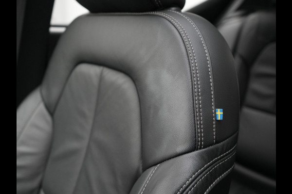 Volvo XC40 T5 Recharge Inscription PHEV 262pk Dealer O.H | Trekhaak af Fabriek | Panodak | Adaptive Cruise | Lederen Sportstoelen Verwarmd | 19"L.M | Camera | Keyless | Apple Carplay | Plug In Hybrid