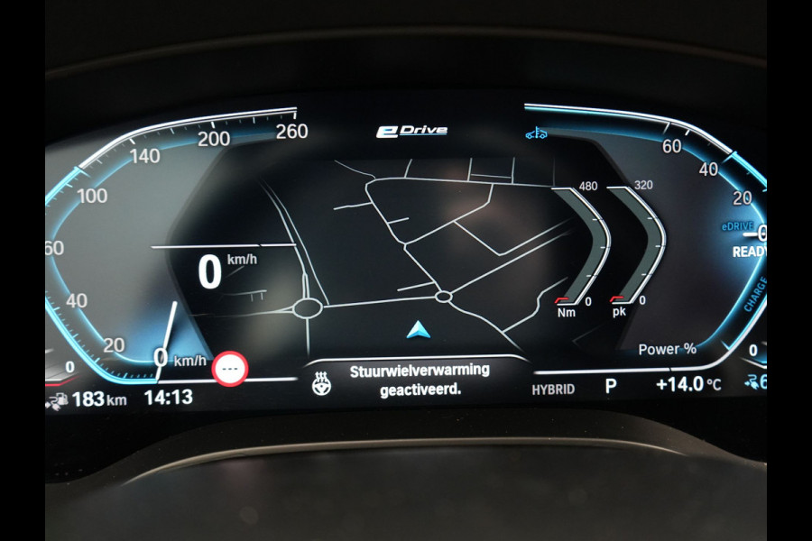 BMW 5 Serie Touring 530e M Sport PHEV 293pk Dealer O.H | Trekhaak af fabriek | Adaptive Cruise | 19"L.M | Lederen Sportstoelen Verwarmd | Camera & Parkassist | Apple Carplay | Sfeerverlichting | Plug in Hybrid
