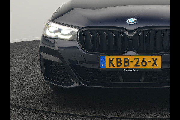 BMW 5 Serie Touring 530e M Sport PHEV 293pk Dealer O.H | Trekhaak af fabriek | Adaptive Cruise | 19"L.M | Lederen Sportstoelen Verwarmd | Camera & Parkassist | Apple Carplay | Sfeerverlichting | Plug in Hybrid