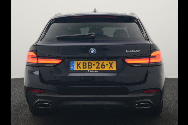 BMW 5 Serie Touring 530e M Sport PHEV 293pk Dealer O.H | Trekhaak af fabriek | Adaptive Cruise | 19"L.M | Lederen Sportstoelen Verwarmd | Camera & Parkassist | Apple Carplay | Sfeerverlichting | Plug in Hybrid
