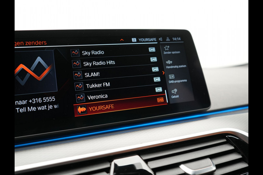 BMW 5 Serie Touring 530e M Sport PHEV 293pk Dealer O.H | Trekhaak af fabriek | Adaptive Cruise | 19"L.M | Lederen Sportstoelen Verwarmd | Camera & Parkassist | Apple Carplay | Sfeerverlichting | Plug in Hybrid