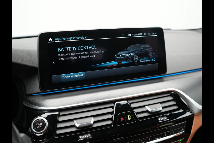 BMW 5 Serie Touring 530e M Sport PHEV 293pk Dealer O.H | Trekhaak af fabriek | Adaptive Cruise | 19"L.M | Lederen Sportstoelen Verwarmd | Camera & Parkassist | Apple Carplay | Sfeerverlichting | Plug in Hybrid