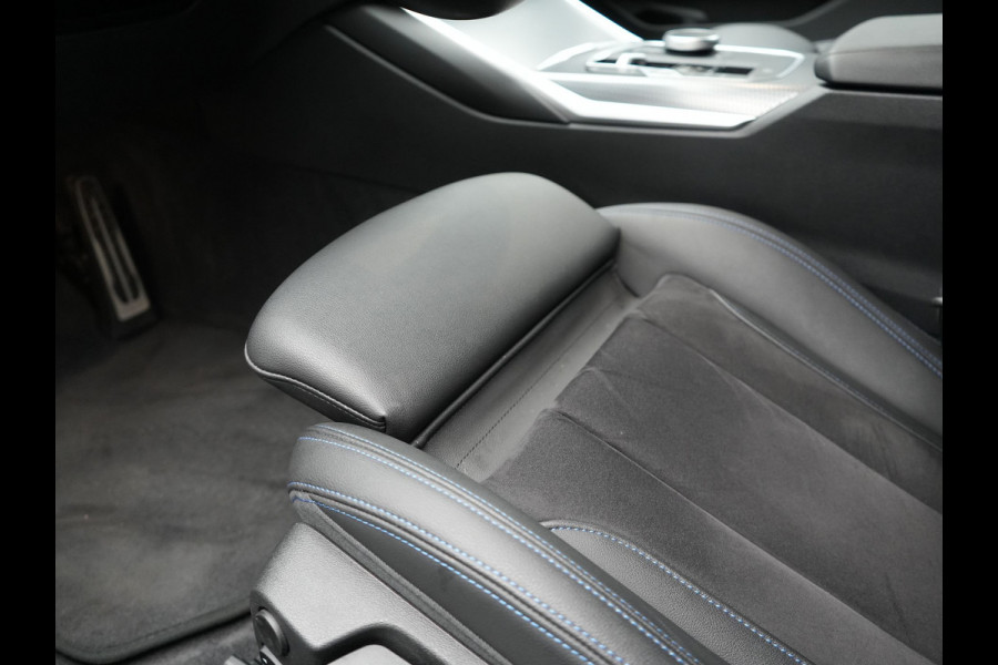 BMW 3 Serie Touring 320e M Sport FACELIFT PHEV 204pk Dealer O.H | Trekhaak Af Fabriek | Adaptive Cruise | Widescreen Navi | Head Up | Alcantara Sportstoelen Verwarmd | Camera & Parkassist | Apple Carplay | Plug In Hybrid