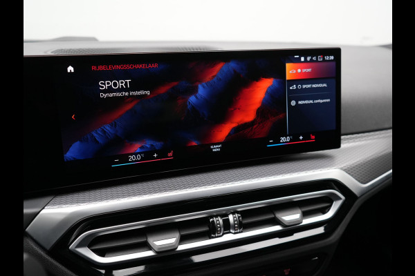 BMW 3 Serie Touring 320e M Sport FACELIFT PHEV 204pk Dealer O.H | Trekhaak Af Fabriek | Adaptive Cruise | Widescreen Navi | Head Up | Alcantara Sportstoelen Verwarmd | Camera & Parkassist | Apple Carplay | Plug In Hybrid