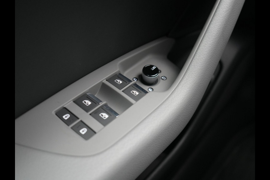 Audi A6 Avant 50 TFSI e Quattro S Line PHEV 300pk Dealer O.H. | Trekhaak Af Fabriek | Adaptive Cruise | Head Up | 360 Camera | Alcantara Sportstoelen Verwarmd | Stuur Verwarmd | Apple Carplay | Navigatie | Virtual | DAB | Plug In Hybrid