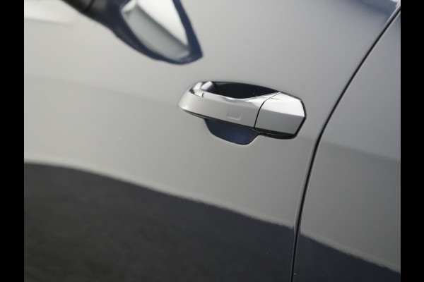 Audi A6 Avant 50 TFSI e Quattro S Line PHEV 300pk Dealer O.H. | Trekhaak Af Fabriek | Adaptive Cruise | Head Up | 360 Camera | Alcantara Sportstoelen Verwarmd | Stuur Verwarmd | Apple Carplay | Navigatie | Virtual | DAB | Plug In Hybrid
