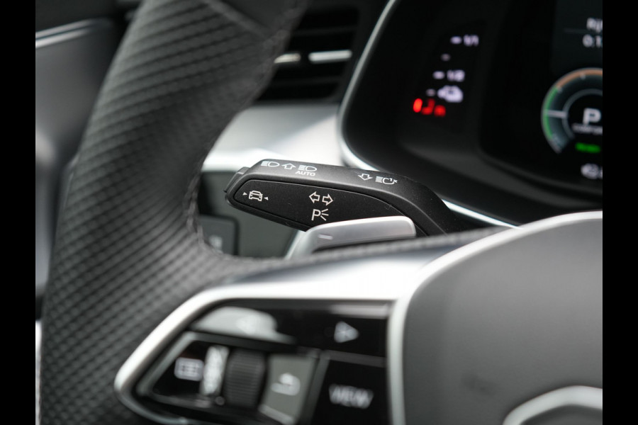 Audi A6 Avant 50 TFSI e Quattro S Line PHEV 300pk Dealer O.H. | Trekhaak Af Fabriek | Adaptive Cruise | Head Up | 360 Camera | Alcantara Sportstoelen Verwarmd | Stuur Verwarmd | Apple Carplay | Navigatie | Virtual | DAB | Plug In Hybrid