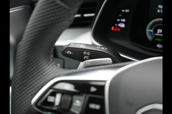 Audi A6 Avant 50 TFSI e Quattro S Line PHEV 300pk Dealer O.H. | Trekhaak Af Fabriek | Adaptive Cruise | Head Up | 360 Camera | Alcantara Sportstoelen Verwarmd | Stuur Verwarmd | Apple Carplay | Navigatie | Virtual | DAB | Plug In Hybrid