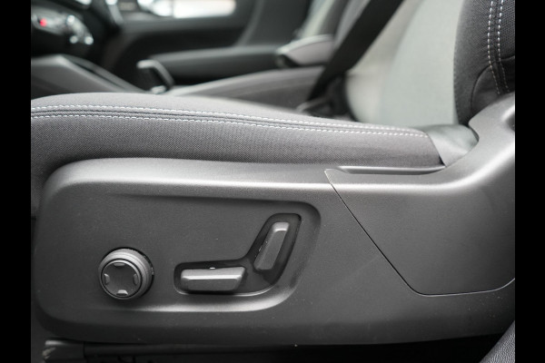 Volvo XC40 T4 Plus Bright PHEV 211pk Dealer O.H. | Adaptive Cruise | Camera | Sportstoelen Memory & Verwarmd | Harman / Kardon | Stuur Verwarmd | Apple Carplay | Keyless | Navigatie | DAB | Plug In Hybrid
