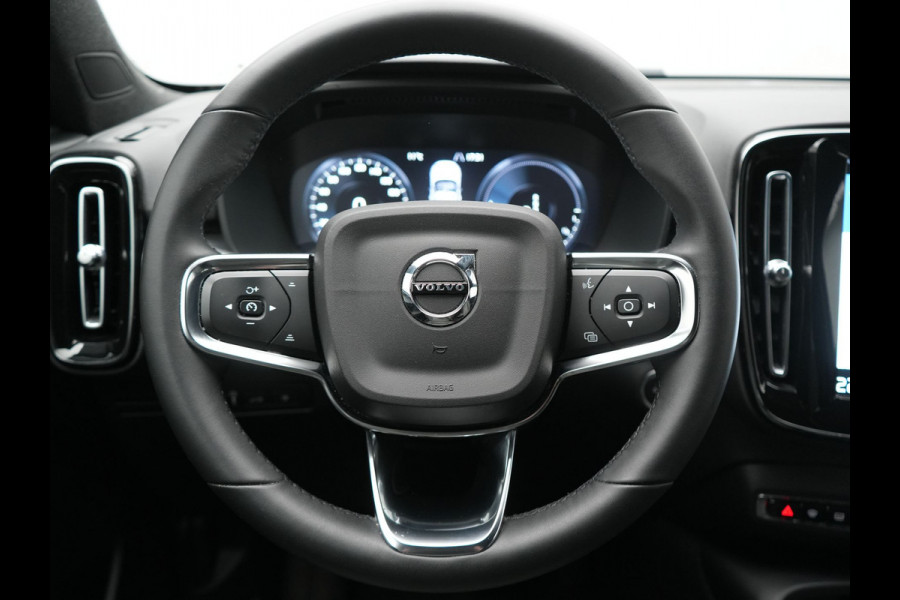 Volvo XC40 T4 Plus Bright PHEV 211pk Dealer O.H. | Adaptive Cruise | Camera | Sportstoelen Memory & Verwarmd | Harman / Kardon | Stuur Verwarmd | Apple Carplay | Keyless | Navigatie | DAB | Plug In Hybrid