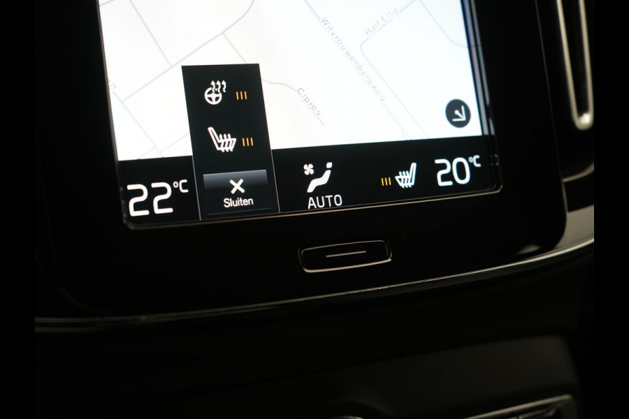 Volvo XC40 T4 Plus Bright PHEV 211pk Dealer O.H. | Adaptive Cruise | Camera | Sportstoelen Memory & Verwarmd | Harman / Kardon | Stuur Verwarmd | Apple Carplay | Keyless | Navigatie | DAB | Plug In Hybrid