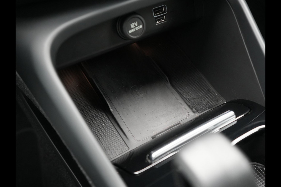 Volvo XC40 T4 Plus Bright PHEV 211pk Dealer O.H. | Adaptive Cruise | Camera | Sportstoelen Memory & Verwarmd | Harman / Kardon | Stuur Verwarmd | Apple Carplay | Keyless | Navigatie | DAB | Plug In Hybrid