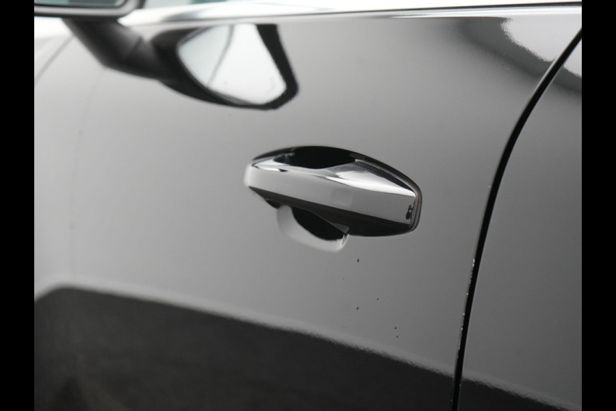 Volvo XC40 T4 Plus Bright PHEV 211pk Dealer O.H. | Adaptive Cruise | Camera | Sportstoelen Memory & Verwarmd | Harman / Kardon | Stuur Verwarmd | Apple Carplay | Keyless | Navigatie | DAB | Plug In Hybrid