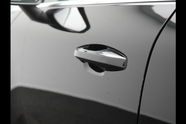 Volvo XC40 T4 Plus Bright PHEV 211pk Dealer O.H. | Adaptive Cruise | Camera | Sportstoelen Memory & Verwarmd | Harman / Kardon | Stuur Verwarmd | Apple Carplay | Keyless | Navigatie | DAB | Plug In Hybrid