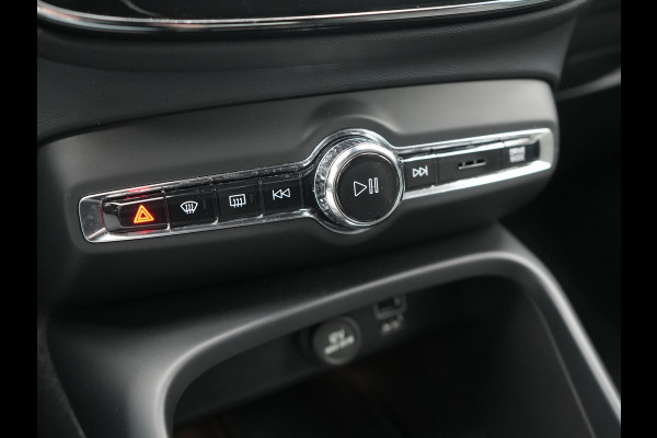 Volvo XC40 T4 Plus Bright PHEV 211pk Dealer O.H. | Adaptive Cruise | Camera | Sportstoelen Memory & Verwarmd | Harman / Kardon | Stuur Verwarmd | Apple Carplay | Keyless | Navigatie | DAB | Plug In Hybrid