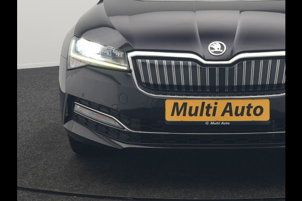 Škoda Superb Combi 1.4 TSI iV Business Edition PHEV 218pk Dealer O.H | Trekhaak af Fabriek | Crystal LED | Keyless | Apple Carplay | Sportstoelen Verwarmd | Cruise Control | 17"L.M | Plug In Hybrid