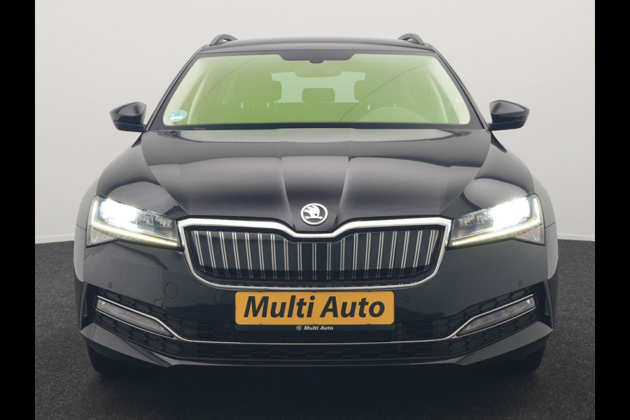 Škoda Superb Combi 1.4 TSI iV Business Edition PHEV 218pk Dealer O.H | Trekhaak af Fabriek | Crystal LED | Keyless | Apple Carplay | Sportstoelen Verwarmd | Cruise Control | 17"L.M | Plug In Hybrid