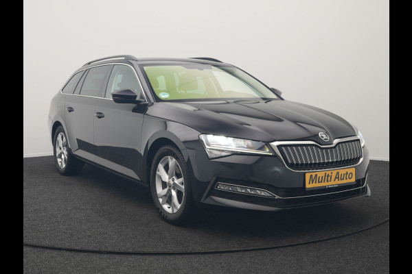 Škoda Superb Combi 1.4 TSI iV Business Edition PHEV 218pk Dealer O.H | Trekhaak af Fabriek | Crystal LED | Keyless | Apple Carplay | Sportstoelen Verwarmd | Cruise Control | 17"L.M | Plug In Hybrid