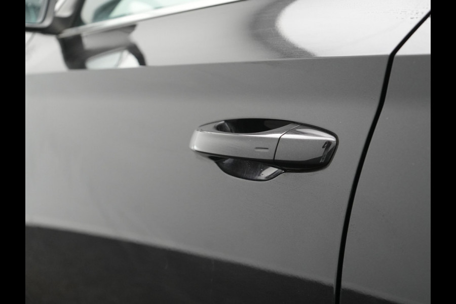 Škoda Superb Combi 1.4 TSI iV Business Edition PHEV 218pk Dealer O.H | Trekhaak af Fabriek | Crystal LED | Keyless | Apple Carplay | Sportstoelen Verwarmd | Cruise Control | 17"L.M | Plug In Hybrid