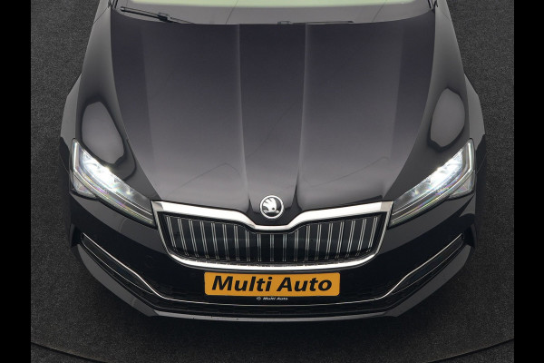 Škoda Superb Combi 1.4 TSI iV Business Edition PHEV 218pk Dealer O.H | Trekhaak af Fabriek | Crystal LED | Keyless | Apple Carplay | Sportstoelen Verwarmd | Cruise Control | 17"L.M | Plug In Hybrid