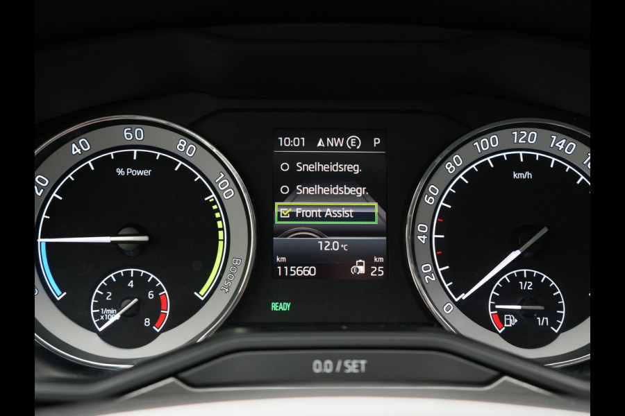 Škoda Superb Combi 1.4 TSI iV Business Edition PHEV 218pk Dealer O.H | Trekhaak af Fabriek | Crystal LED | Keyless | Apple Carplay | Sportstoelen Verwarmd | Cruise Control | 17"L.M | Plug In Hybrid