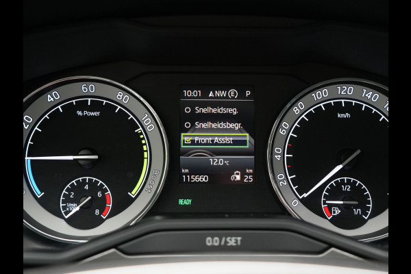 Škoda Superb Combi 1.4 TSI iV Business Edition PHEV 218pk Dealer O.H | Trekhaak af Fabriek | Crystal LED | Keyless | Apple Carplay | Sportstoelen Verwarmd | Cruise Control | 17"L.M | Plug In Hybrid