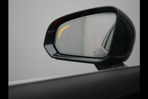 Volvo V90 T8 AWD Inscription PHEV 394pk Dealer O.H | Trekhaak af Fabriek | Panodak | Adaptive Cruise | Luxe Lederen Sportstoelen Memory | Pilot Assist | Camera | 19 "L.M | Apple Carplay | Plug In Hybrid