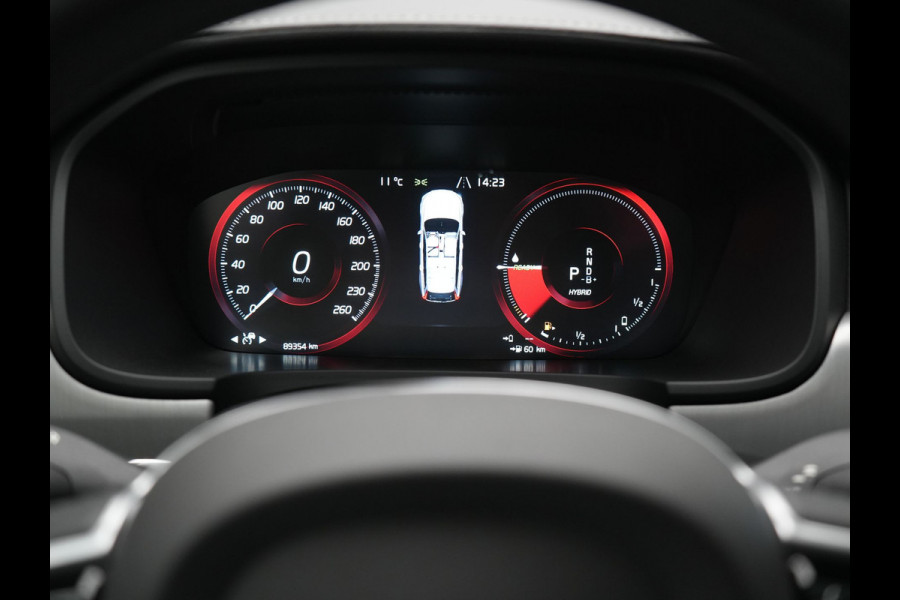 Volvo V90 T8 AWD Inscription PHEV 394pk Dealer O.H | Trekhaak af Fabriek | Panodak | Adaptive Cruise | Luxe Lederen Sportstoelen Memory | Pilot Assist | Camera | 19 "L.M | Apple Carplay | Plug In Hybrid