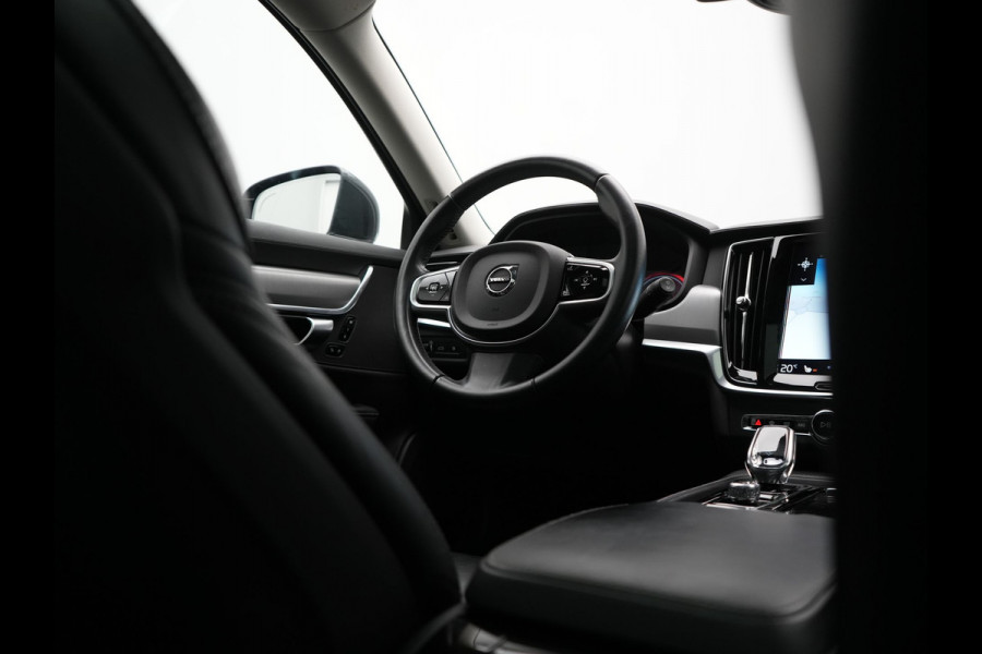 Volvo V90 T8 AWD Inscription PHEV 394pk Dealer O.H | Trekhaak af Fabriek | Panodak | Adaptive Cruise | Luxe Lederen Sportstoelen Memory | Pilot Assist | Camera | 19 "L.M | Apple Carplay | Plug In Hybrid
