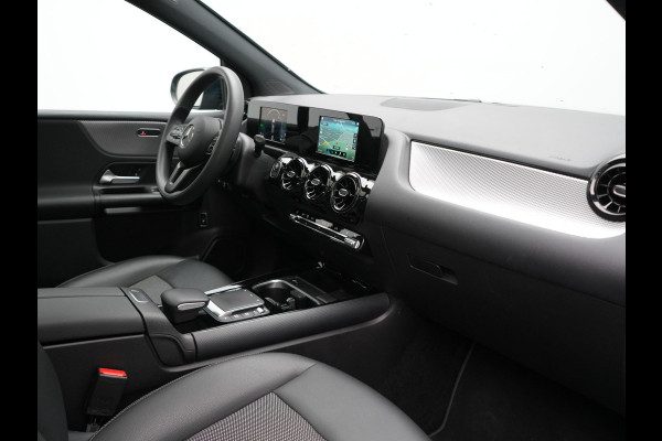 Mercedes-Benz B-Klasse 250 e PHEV 218pk Dealer O.H | Panodak | Camera | Multibeam LED | Parkassist | Stoelverwarming | Navi Full Map | 17"L.M | Climate Control | Plug In Hybrid
