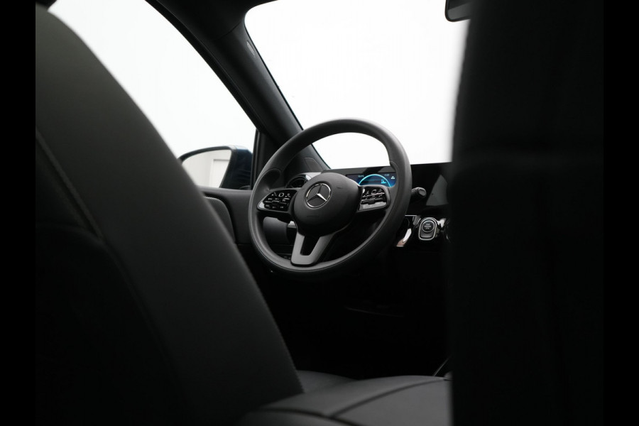 Mercedes-Benz B-Klasse 250 e PHEV 218pk Dealer O.H | Panodak | Camera | Multibeam LED | Parkassist | Stoelverwarming | Navi Full Map | 17"L.M | Climate Control | Plug In Hybrid
