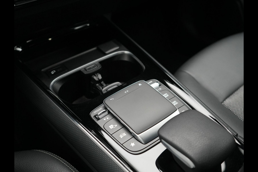 Mercedes-Benz B-Klasse 250 e PHEV 218pk Dealer O.H | Panodak | Camera | Multibeam LED | Parkassist | Stoelverwarming | Navi Full Map | 17"L.M | Climate Control | Plug In Hybrid