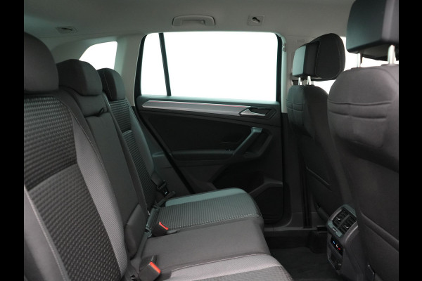 Volkswagen Tiguan 1.4 TSI eHybrid Active PHEV 245pk Dealer O.H | Adaptive Cruise | Camera | Parkassist | Stoelverwarming | Keyless | Apple Carplay | BLIS | Plug In Hybrid